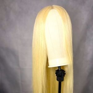 Blonde Barbie (used) human-synthetic blend 30"